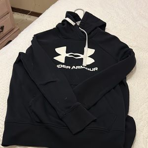 Woman’s clothes everything 15 each !!! Size small or mediums